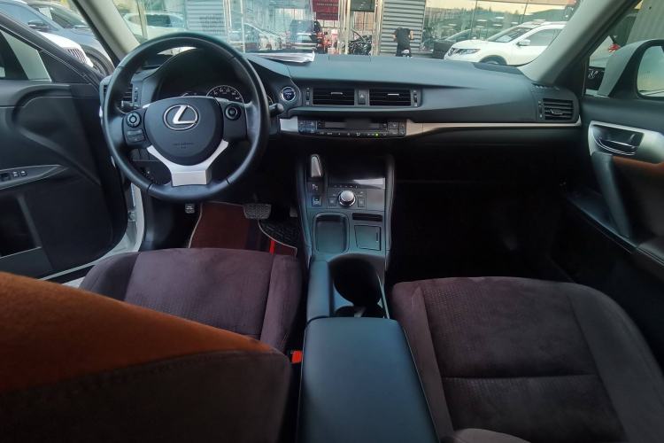 Used Lexus CT 2017 CT200h Elite Edition Solid Color China V Standard Interior 3