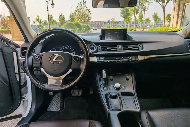 Used Lexus CT 2017 CT200h Comfort Edition Monochrome China VI Interior 5