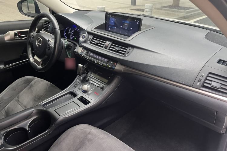 Used Lexus CT 2017 CT200h Elite Edition Solid Color China V Standard Interior 5