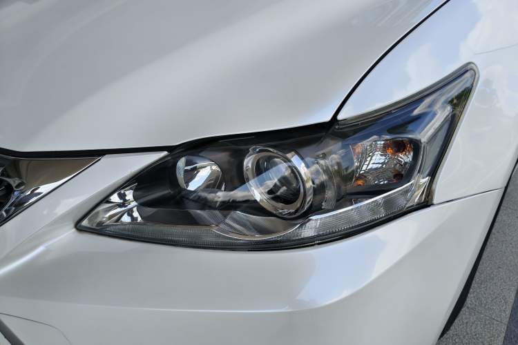 Used Lexus CT 2017 CT200h Comfort Edition Monochrome China VI Left Front Headlight