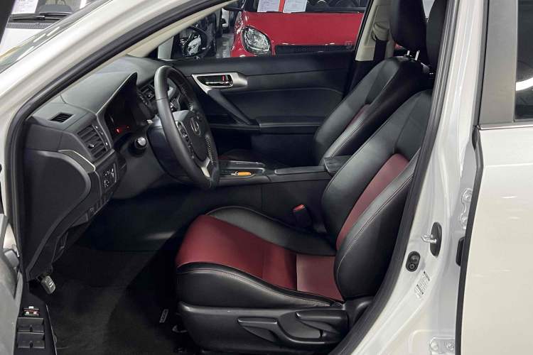 Used Lexus CT 2017 CT200h Elite Edition Monotone China VI Left Front Seat