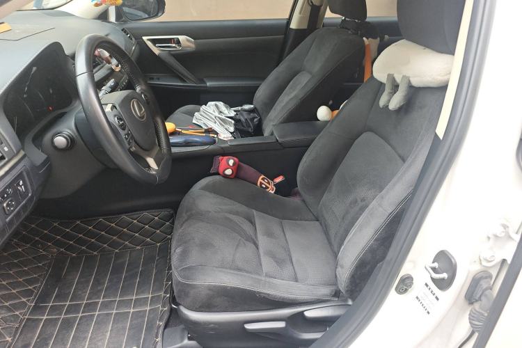 Used Lexus CT 2017 CT200h Elite Edition Monotone China VI Left Front Seat