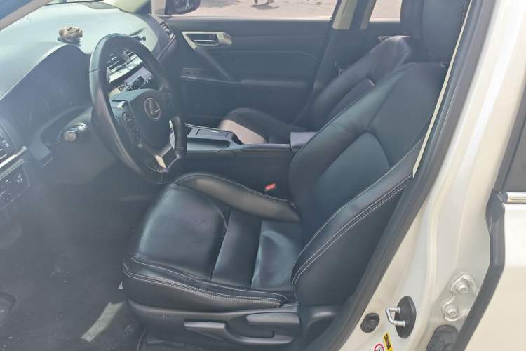 Used Lexus CT 2017 CT200h Elite Edition Solid Color China V Standard Left Front Seat