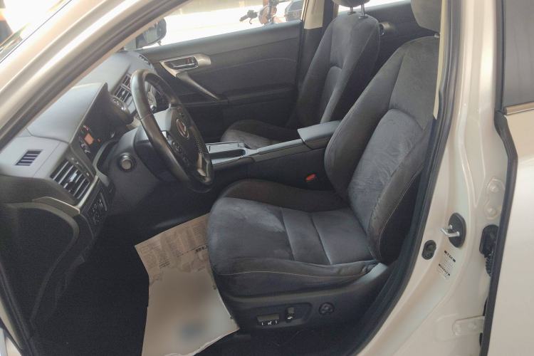 Used Lexus CT 2017 CT200h Elite Edition Monotone China VI Left Front Seat