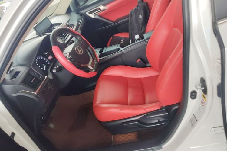Used Lexus CT 2017 CT200h Elite Edition Solid Color China V Standard Left Front Seat