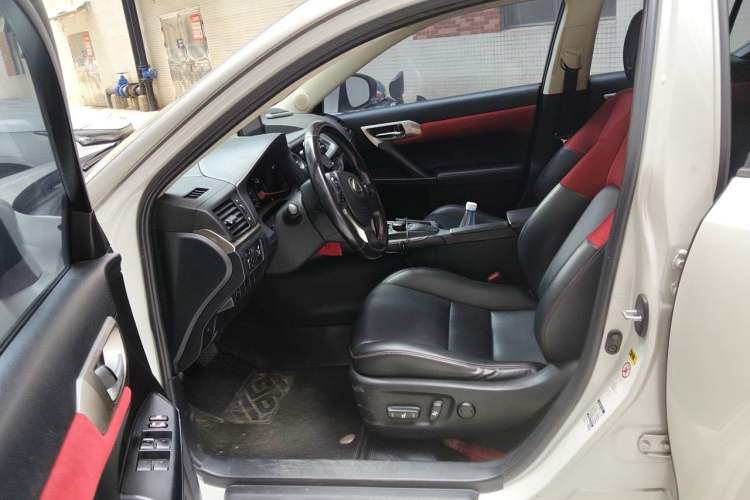 Used Lexus CT 2017 CT200h Comfort Edition Two-Tone China V Standard Left Front Seat