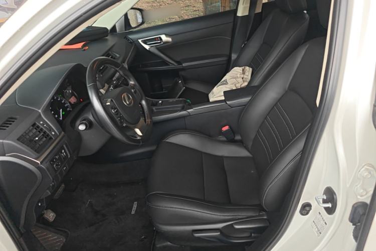 Used Lexus CT 2017 CT200h Elite Edition Monotone China VI Left Front Seat