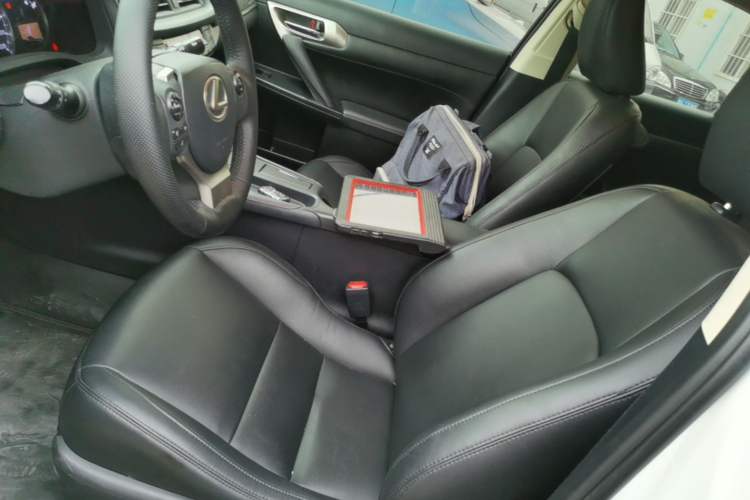 Used Lexus CT 2017 CT200h Elite Edition Solid Color China V Standard Left Front Seat