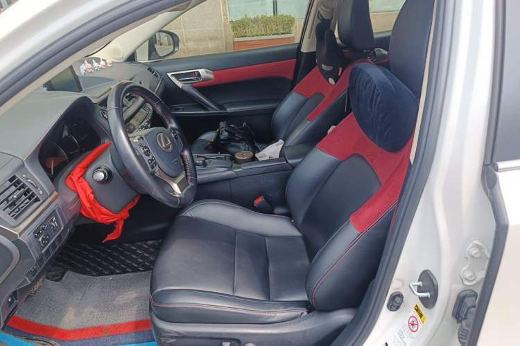 Used Lexus CT 2017 CT200h Comfort Edition Monochrome China VI Left Front Seat