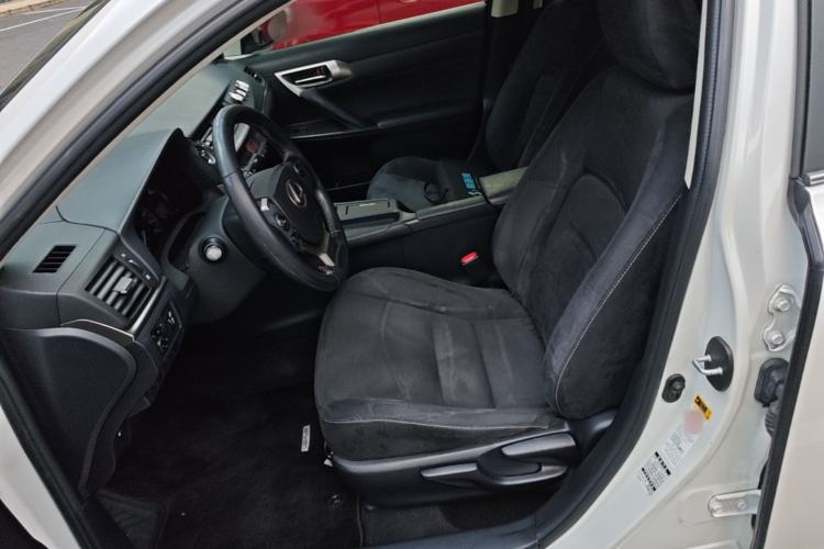 Used Lexus CT 2017 CT200h Elite Edition Solid Color China V Standard Left Front Seat