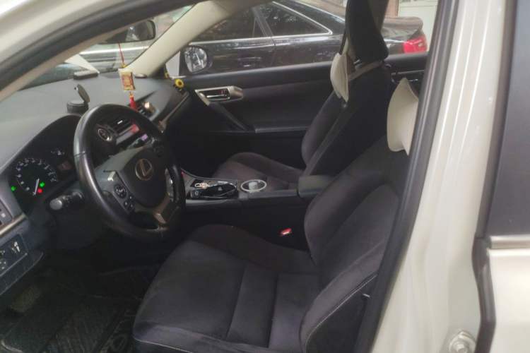 Used Lexus CT 2017 CT200h Elite Edition Monotone China VI Left Front Seat