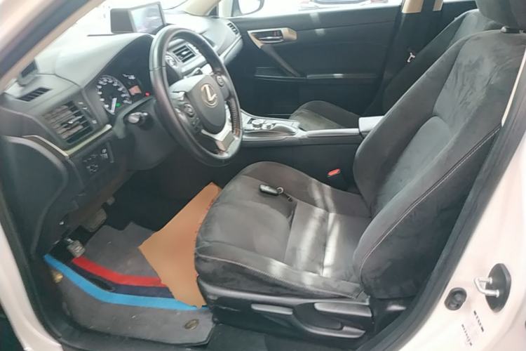 Used Lexus CT 2017 CT200h Elite Edition Monotone China VI Left Front Seat