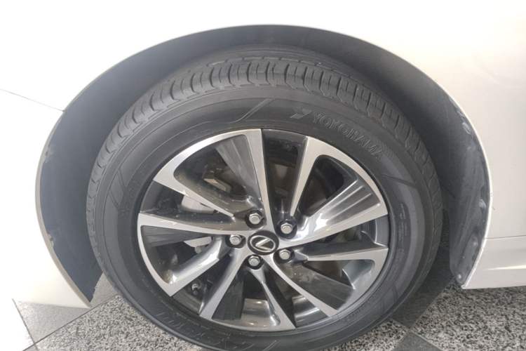Used Lexus CT 2017 CT200h Elite Edition Solid Color China V Standard Left Front Wheel Hub
