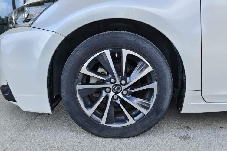 Used Lexus CT 2017 CT200h Comfort Edition Monochrome China VI Left Front Wheel Hub