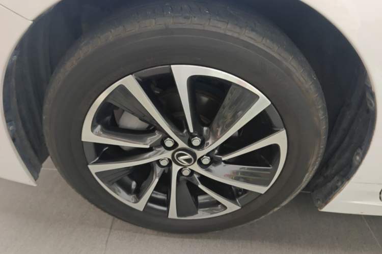 Used Lexus CT 2017 CT200h Elite Edition Monotone China VI Left Front Wheel Hub