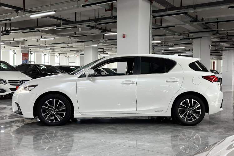 Used Lexus CT 2017 CT200h Elite Edition Monotone China VI Left Side