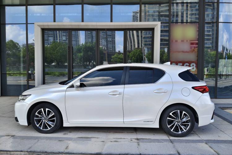 Used Lexus CT 2017 CT200h Comfort Edition Monochrome China VI Left Side