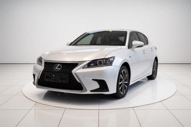 Ojetý Lexus CT 2017 CT200h Elite Edition Monotone China VI