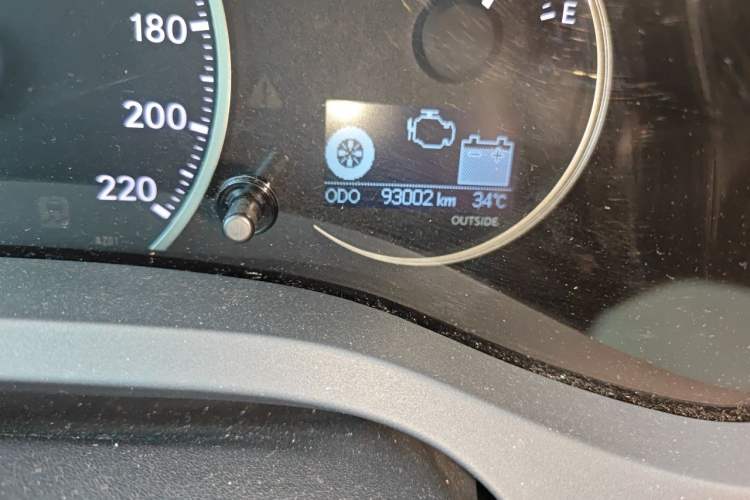 Used Lexus CT 2017 CT200h Comfort Edition Monochrome China V Standard Odometer Close Up