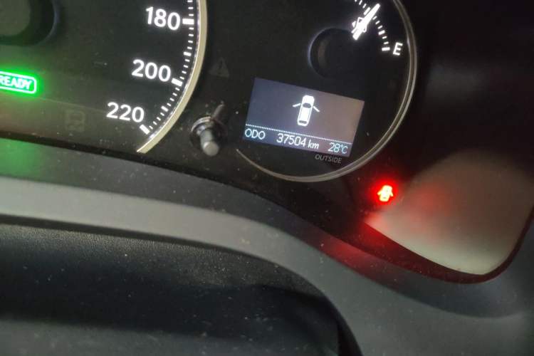 Used Lexus CT 2017 CT200h Elite Edition Monotone China VI Odometer Close Up
