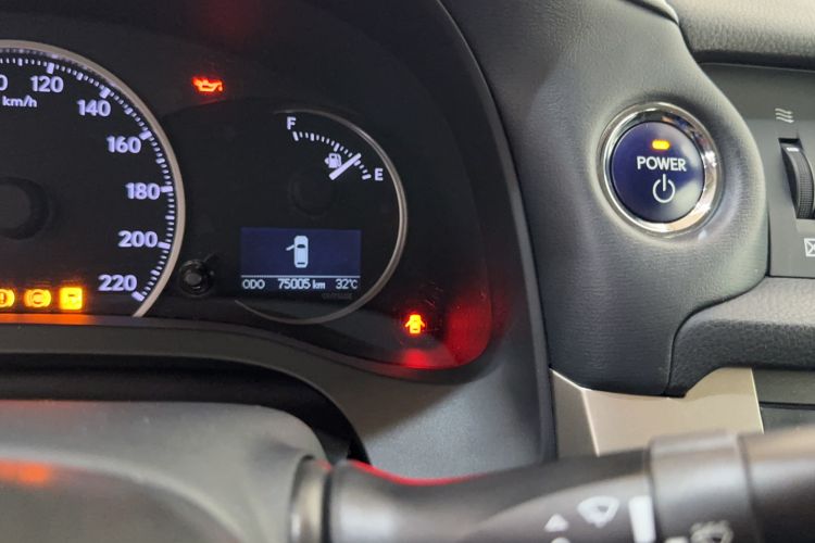 Used Lexus CT 2017 CT200h Elite Edition Solid Color China V Standard Odometer Close Up