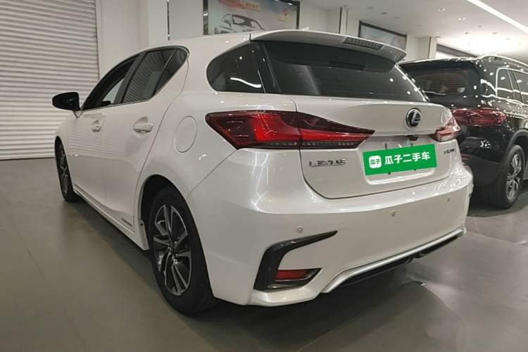 Used Lexus CT 2017 CT200h Elite Edition Solid Color China V Standard Rear Left 45 Deg