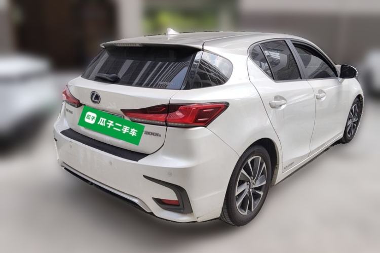 Used Lexus CT 2017 CT200h Comfort Edition Two-Tone China V Standard Rear Right 45 Deg