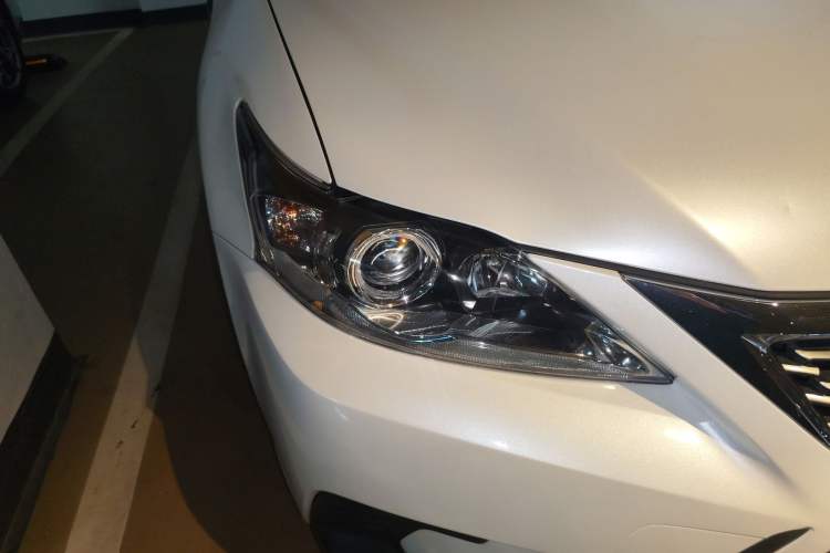 Used Lexus CT 2017 CT200h Elite Edition Two-Tone China V Standard Right Front Headlight