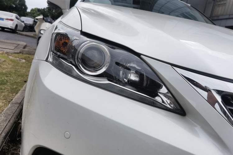 Used Lexus CT 2017 CT200h Comfort Edition Monochrome China VI Right Front Headlight