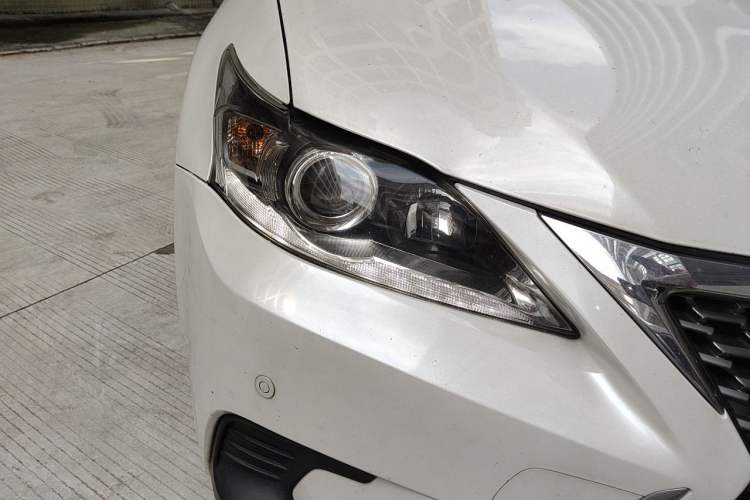 Used Lexus CT 2017 CT200h Comfort Edition Two-Tone China V Standard Right Front Headlight