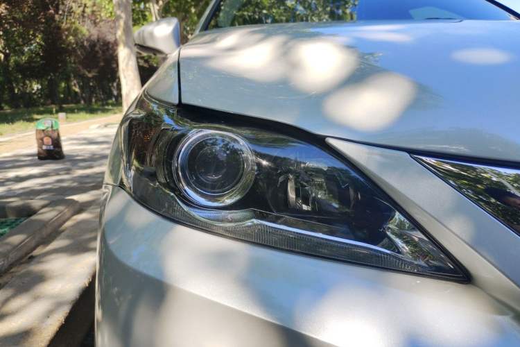 Used Lexus CT 2017 CT200h Comfort Edition Monochrome China VI Right Front Headlight