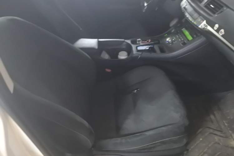 Used Lexus CT 2017 CT200h Elite Edition Solid Color China V Standard Right Front Seat