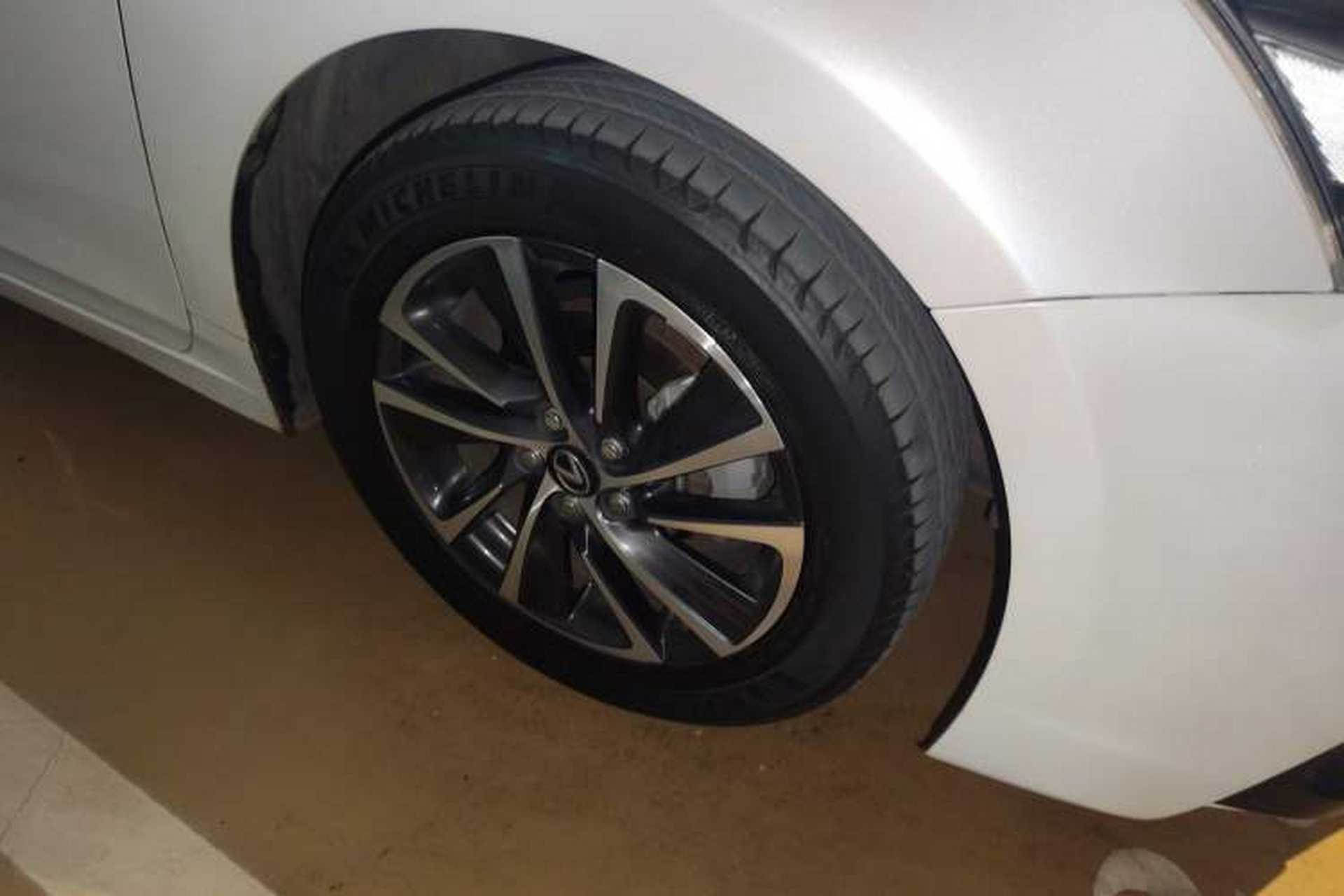 Used Lexus CT 2017 CT200h Elite Edition Two-Tone China V Standard Right Front Wheel Hub