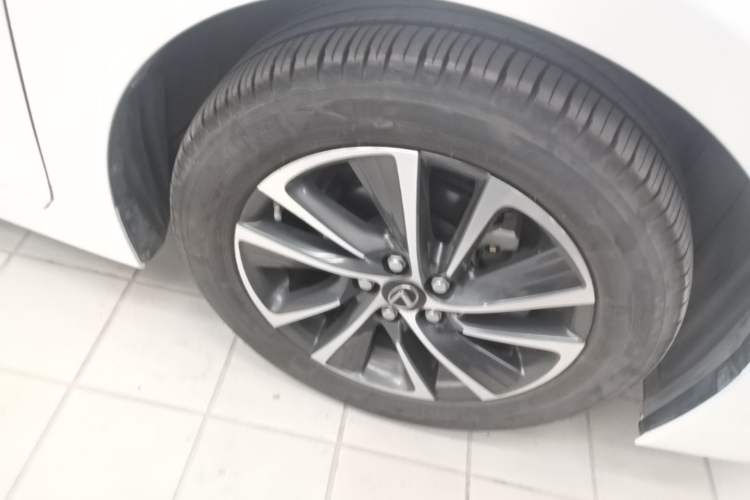 Used Lexus CT 2017 CT200h Elite Edition Solid Color China V Standard Right Front Wheel Hub