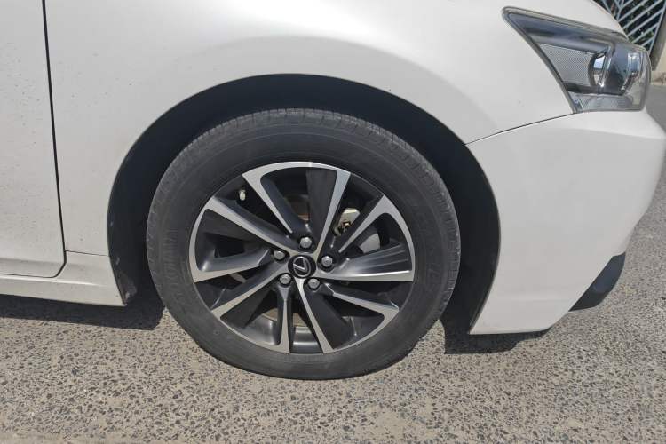 Used Lexus CT 2017 CT200h Elite Edition Solid Color China V Standard Right Front Wheel Hub