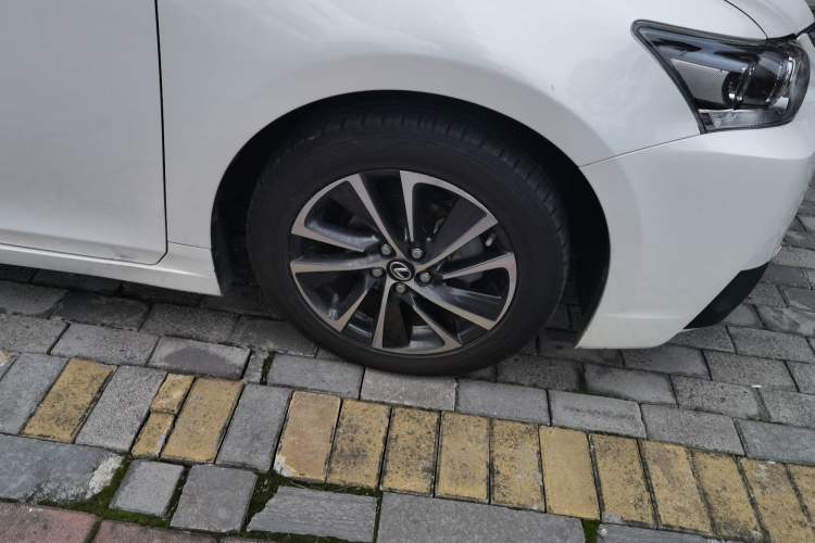 Used Lexus CT 2017 CT200h Elite Edition Solid Color China V Standard Right Front Wheel Hub