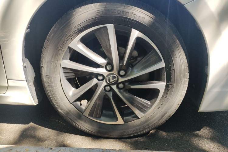 Used Lexus CT 2017 CT200h Comfort Edition Monochrome China VI Right Front Wheel Hub