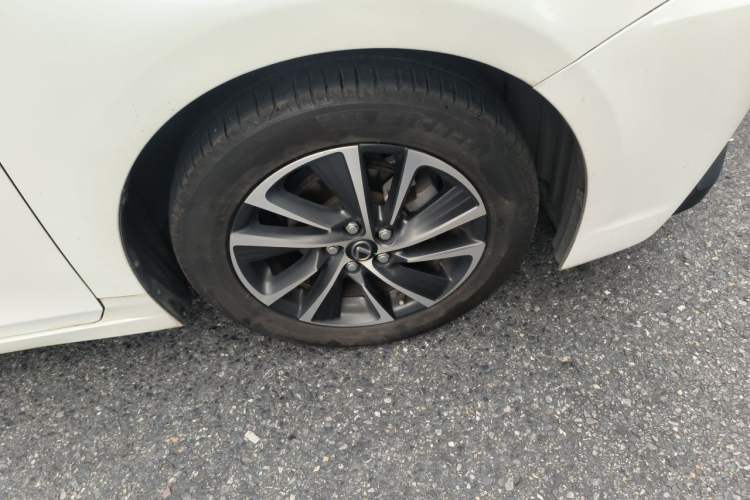 Used Lexus CT 2017 CT200h Elite Edition Monotone China VI Right Front Wheel Hub