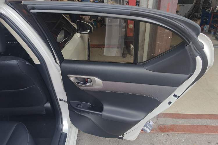 Used Lexus CT 2017 CT200h Comfort Edition Monochrome China VI Right Rear Door Interior