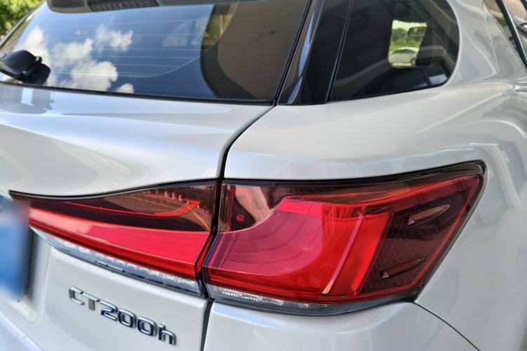 Used Lexus CT 2017 CT200h Comfort Edition Monochrome China VI Right Rear Taillight