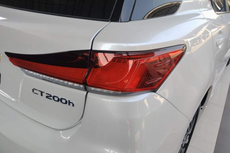 Used Lexus CT 2017 CT200h Elite Edition Monotone China VI Right Rear Taillight