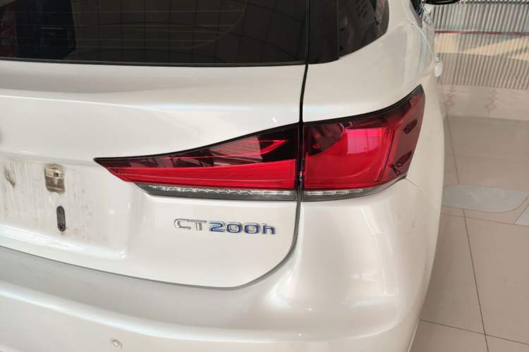 Used Lexus CT 2017 CT200h Elite Edition Monotone China VI Right Rear Taillight