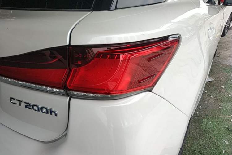 Used Lexus CT 2017 CT200h Elite Edition Monotone China VI Right Rear Taillight
