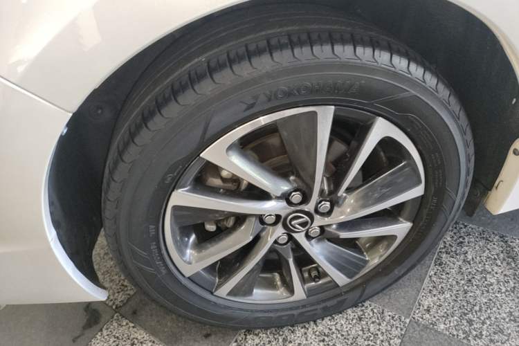 Used Lexus CT 2017 CT200h Elite Edition Solid Color China V Standard Right Rear Wheel Hub