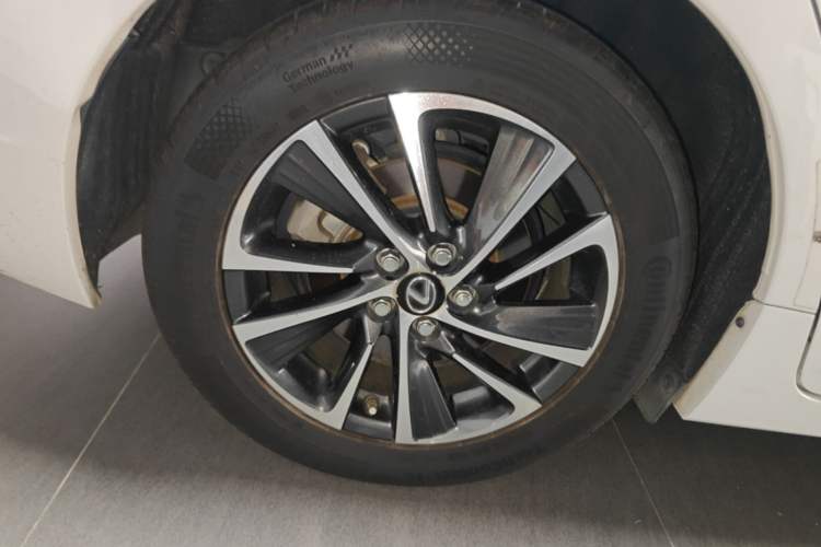 Used Lexus CT 2017 CT200h Elite Edition Monotone China VI Right Rear Wheel Hub