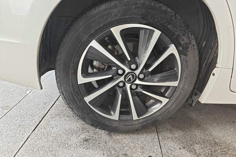 Used Lexus CT 2017 CT200h Elite Edition Monotone China VI Right Rear Wheel Hub