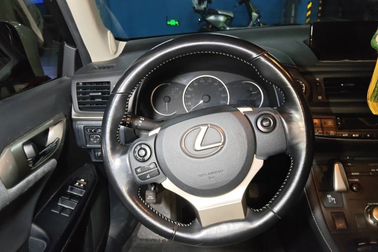 Used Lexus CT 2017 CT200h Comfort Edition Monochrome China V Standard Steering Wheel