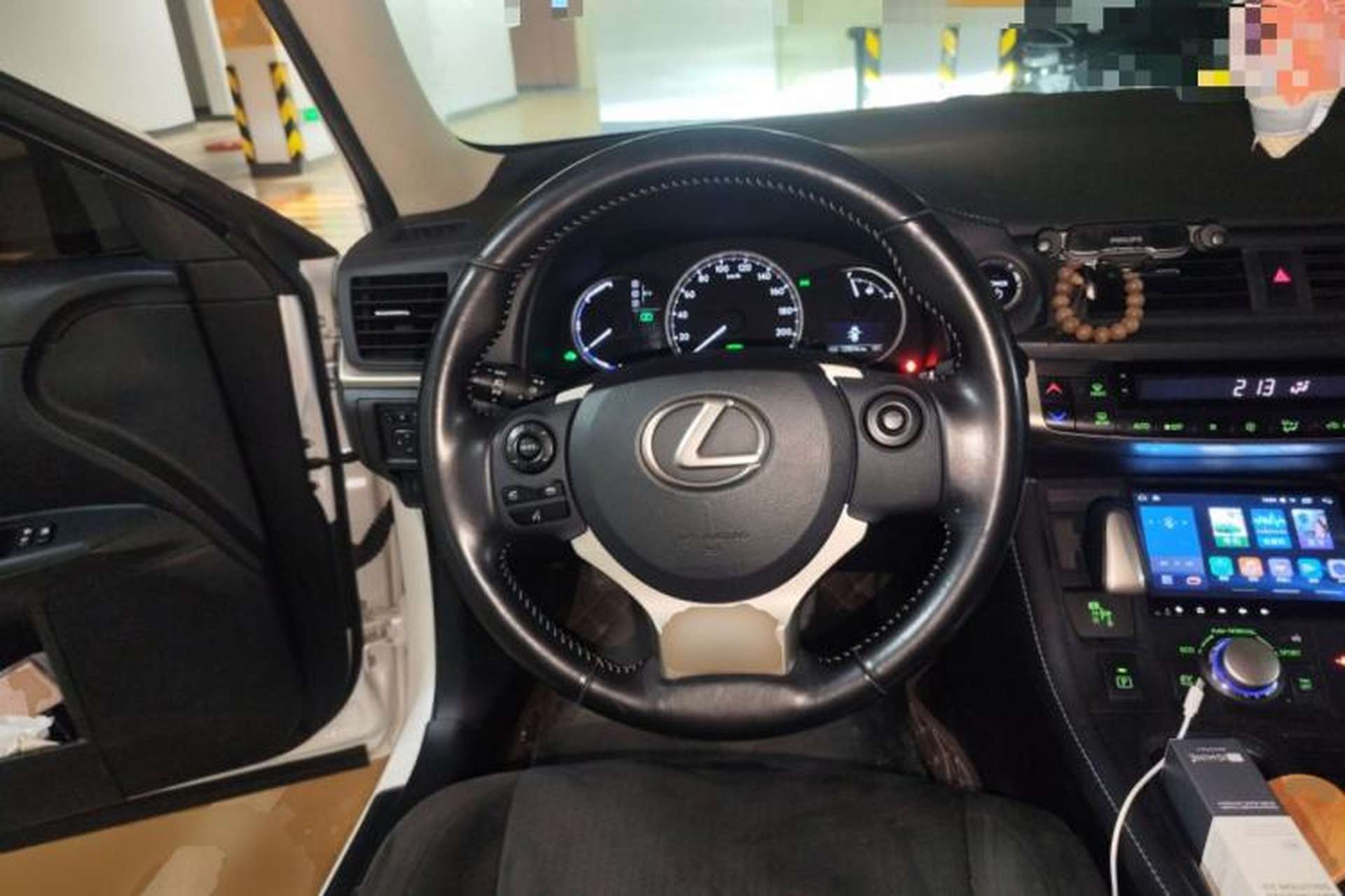 Used Lexus CT 2017 CT200h Elite Edition Two-Tone China V Standard Steering Wheel