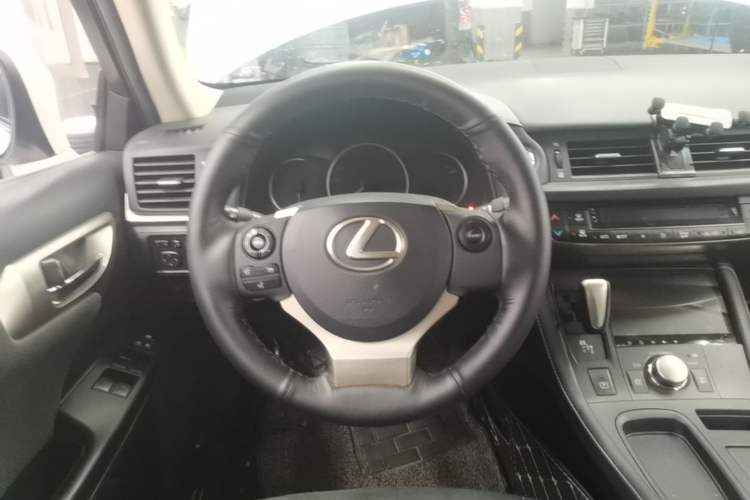 Used Lexus CT 2017 CT200h Elite Edition Solid Color China V Standard Steering Wheel