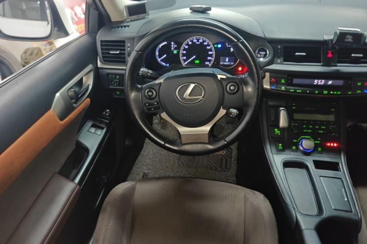 Used Lexus CT 2017 CT200h Elite Edition Monotone China VI Steering Wheel